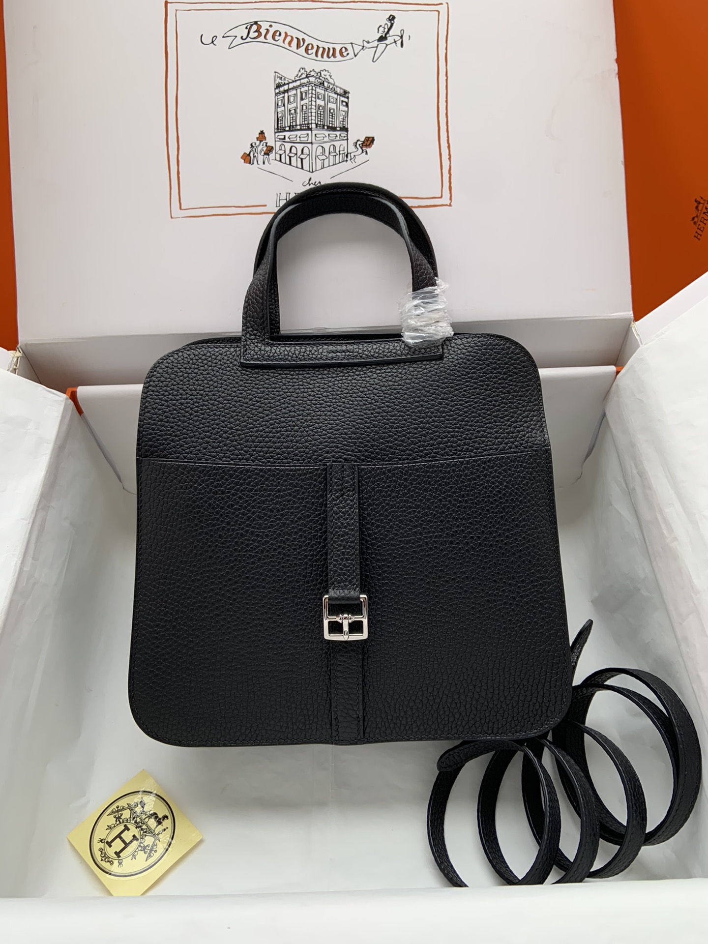 Hermes Halzan 25 Handbag Shoulder Bag In Black Clemence Leather